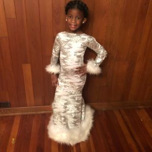 handmade white and silver dress size 6 in girls